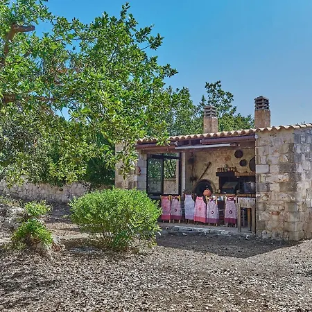 Leniko Holiday home *